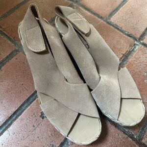 Pedro Garcia Tan Suede Wedges - Size 38.5/8.5 - NEVER WORN